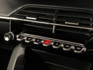 Peugeot 208 1.2 Active - Image 11