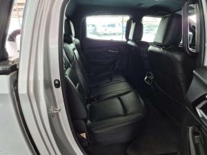 Isuzu D-MAX 3.0 Ddi V-CROSS HR automatic D/C - Image 10