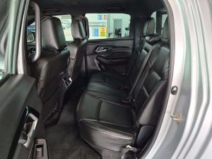 Isuzu D-MAX 3.0 Ddi V-CROSS HR automatic D/C - Image 11