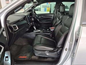 Isuzu D-MAX 3.0 Ddi V-CROSS HR automatic D/C - Image 12
