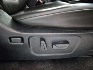 Isuzu D-MAX 3.0 Ddi V-CROSS HR automatic D/C - Image 20