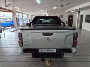 Isuzu D-MAX 3.0 Ddi V-CROSS HR automatic D/C - Image 5