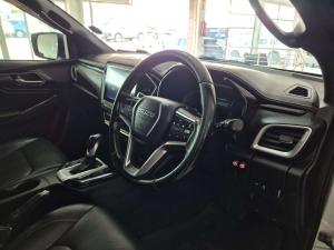 Isuzu D-MAX 3.0 Ddi V-CROSS HR automatic D/C - Image 7