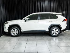 Toyota RAV4 2.0 GX auto - Image 6