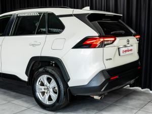 Toyota RAV4 2.0 GX auto - Image 7