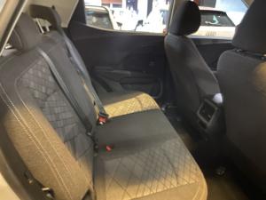 Mahindra XUV 3XO 1.2T MX2 auto - Image 7