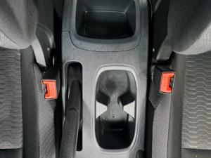 Nissan Magnite 1.0 Visia auto - Image 11