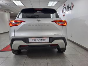 Nissan Magnite 1.0 Visia auto - Image 4