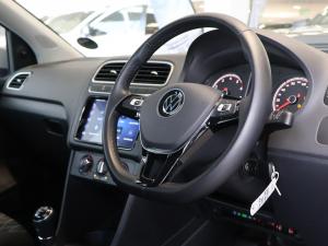 Volkswagen Polo Vivo hatch 1.6 Style - Image 14