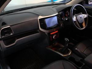 Mahindra XUV300 1.5TD W8 - Image 11