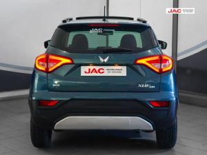 Mahindra XUV300 1.5TD W8 - Image 8