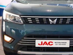 Mahindra XUV300 1.5TD W8 - Image 9