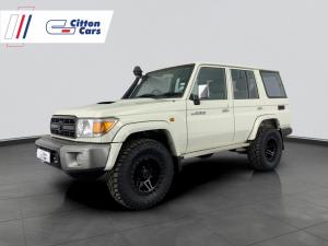 Toyota Landcruiser 76 4.5D V8 S/W - Image 1