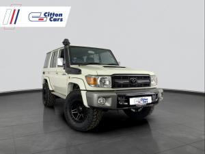 Toyota Landcruiser 76 4.5D V8 S/W - Image 3