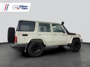 Toyota Landcruiser 76 4.5D V8 S/W - Image 6