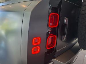 Land Rover Defender 110 D250 X-Dynamic SE - Image 12