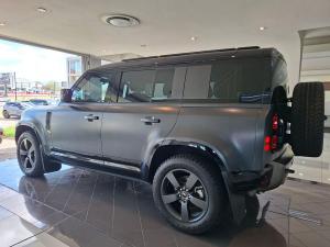 Land Rover Defender 110 D250 X-Dynamic SE - Image 13