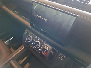 Land Rover Defender 110 D250 X-Dynamic SE - Image 23