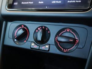 Volkswagen Polo Vivo hatch 1.4 Life - Image 16