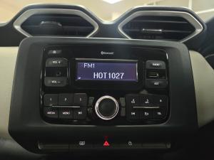 Nissan Magnite 1.0 Visia auto - Image 11