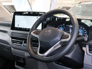 Volkswagen Transporter 2.0TDI Kombi SWB Life - Image 16