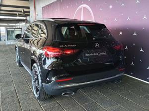 Mercedes-Benz GLA GLA200d Progressive - Image 5