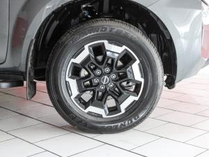 Nissan Navara 2.5DDTi double cab LE Plus - Image 10