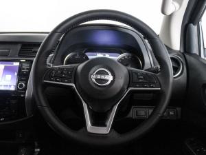 Nissan Navara 2.5DDTi double cab LE Plus - Image 12