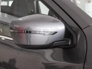 Nissan Navara 2.5DDTi double cab LE Plus - Image 13