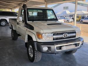 Toyota Land Cruiser 79 4.5D-4D LX V8 single cab - Image 1
