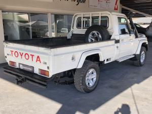 Toyota Land Cruiser 79 4.5D-4D LX V8 single cab - Image 2