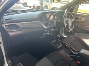 Toyota Starlet Cross 1.5 XS manual - Image 7