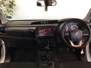 Toyota Hilux 2.4GD-6 double cab 4x4 Raider X manual - Image 6