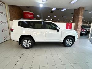 Toyota Land Cruiser 300 3.3D GX-R - Image 3