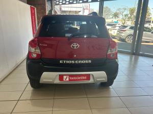 Toyota Etios Cross 1.5 Xs - Image 5