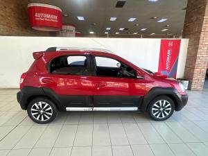 Toyota Etios Cross 1.5 Xs - Image 3