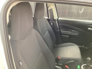 Toyota Vitz 1.0 XR manual - Image 16