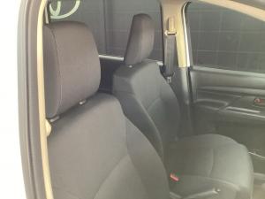 Suzuki Ertiga 1.5 GA - Image 14