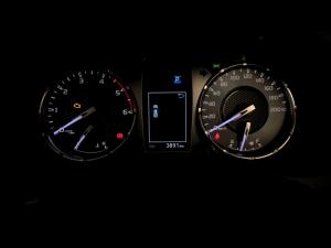 Toyota Hilux 2.8GD-6 double cab Raider auto - Image 9