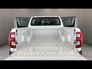 Toyota Hilux 2.8GD-6 double cab Raider auto - Image 13