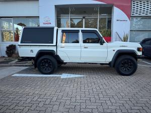 Toyota Land Cruiser 79 2.8GD-6 double cab auto - Image 3