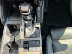 Toyota Land Cruiser Prado 2.8GD VX-R - Image 13