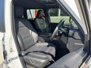 Toyota Land Cruiser Prado 2.8GD VX-R - Image 16