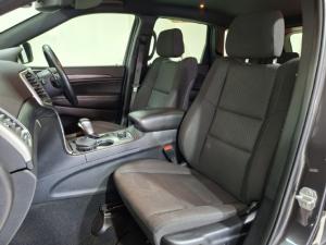 Jeep Grand Cherokee 3.6L Laredo - Image 12