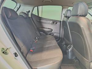 Hyundai Grand i10 1.0 Premium hatch - Image 9