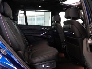 BMW X7 M60i - Image 16