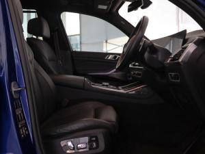 BMW X7 M60i - Image 24