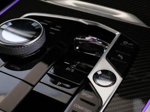 BMW X7 M60i - Image 31