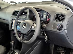 Volkswagen Polo Vivo hatch 1.6 Life - Image 16