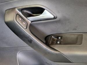 Volkswagen Polo Vivo hatch 1.6 Life - Image 28